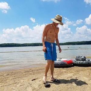 Meet your Posher, Derek